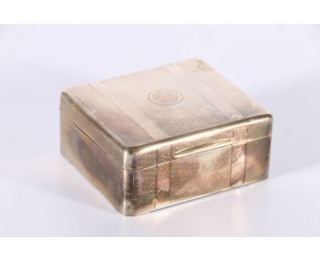 George V silver cigarette box of rectangular section with engine turned decoration by&nbsp;Sampson Mordan &amp; Co, London 19