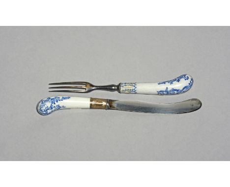 A rare New Hall blue and white knife and fork, c.1782-90, with pistol shaped handles, painted with formal foliate sprays and 