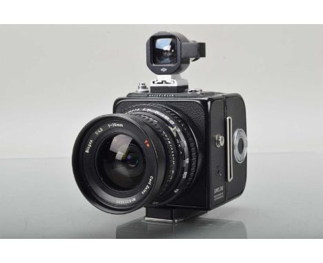 A Hasselblad SWC/M Camera, black, serial no RS 142349, shutter working, body G-VG, with Carl Zeiss T* 38mm f/4.5 Biogon lens,