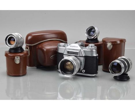 A Voigtländer Bessamatic Camera, serial no 85639, shutter working, light cell responsive, body G-VG, with 50mm f/2 Septon len