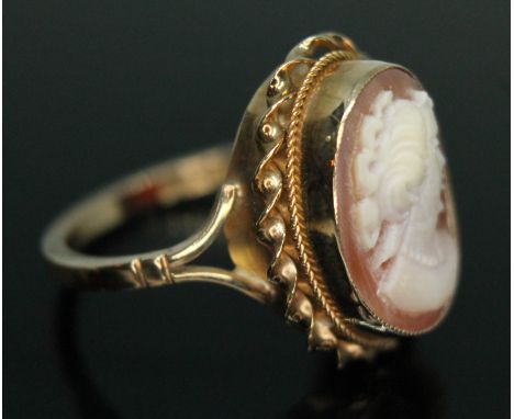 A hallmarked 9ct gold shell cameo ring, gross wt. 3.90g, size M.  Condition - good, no damage/repair, general wear.