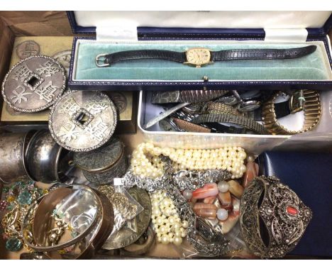 Collection of vintage costume jewellery and bijouterie to include a Chinese white metal buckle, Victorian brooch, white metal