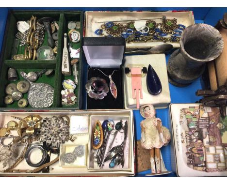 Group of vintage costume jewellery including Charles Horner silver hat pin, various silver brooches, necklaces, compacts and 