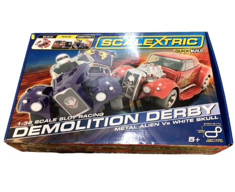 Scalextric 1:32 Scale Quick Build Demolition Derby with Metal Alien v White Skull, box sealed (torn near handle) (1)