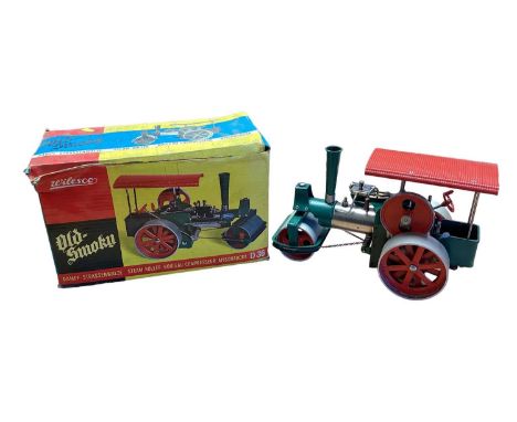 Wilesco Steam Roller Old Smokey in original boxBox is a little tired.  Model is in good order.