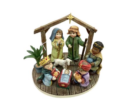 Hummel Christmas Express 2018 First Issue, complete set in original box, together with an unboxed Hummel figure group - O Hol