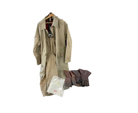 Vintage motorcycling coat with goggles and leather gauntletsGood original condition , large size, 128 cm high, approx 48' che