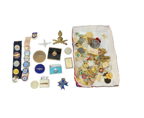 Collection of assorted RAF pin badges, together with other military badges, sweetheart compact and sundry items (1 box).