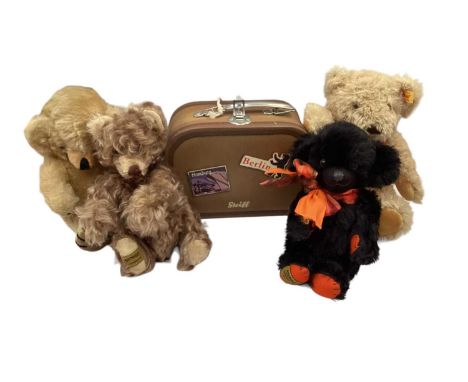 Selection of bears including Steiff, Merry Thought, small mohair cat, small Tickletum bears, James by Pippa Bears etc.