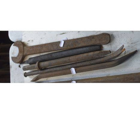 Two jimmies, length of longest approx. 18", a chisel, a file and a large spanner (5).