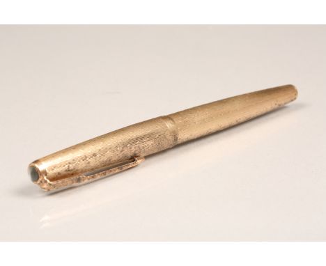 Cased 9 carat gold Parker fountain pen with engine turned decoration, tarnished 13cm long The fountain pen is in very good co