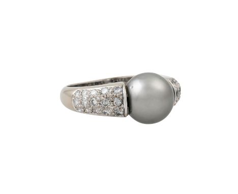 GELLNER Ring mit Tahitiperle und Brillanten zus. ca. 0,5 ct, gute Farbe u. Reinheit, Zuchtperle ca. 9,8 mm, WG 18K ohne Rhodi