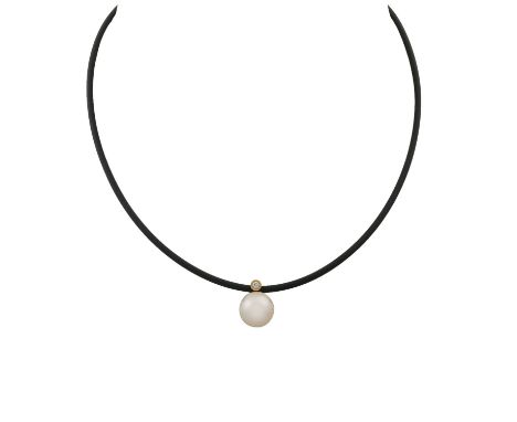 Kautschukcollier mit Perlanhänger, Südseezuchtperle von ca. 12 mm, kl. Brillant ca. 0,05 ct, Fassung u. Schließe GG 18K, Kett
