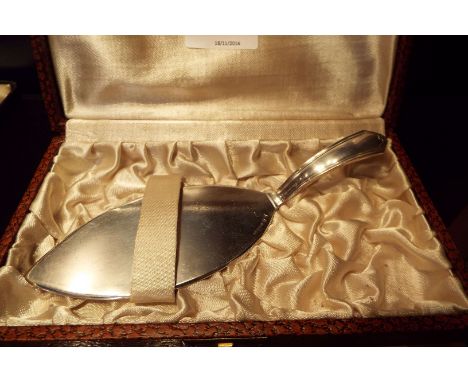 A B Wiskemann Art Deco silver cake slice 
