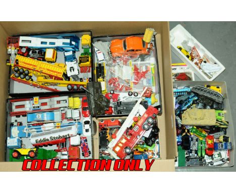 Siku, Matchbox, Gama, Mattel Hot wheels, Preiser and similar. an unboxed group of Diecast, Plastic models comprising of milit