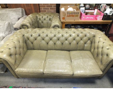 A LIGHT GREEN 2PC LEATHER CHESTERFIELD SUITE A/F