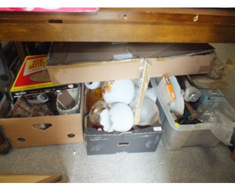 THREE TRAYS O ASSORTED SUNDRIES TO INCLUDE GLASS LIGHT SHADES, TRIPOD ETC 