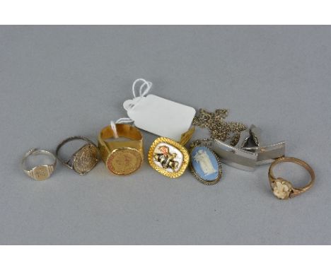 A MIXED LOT OF YELLOW METAL AND COSTUME JEWELLERY, etc