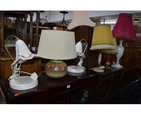 A QUANTITY OF TABLE LAMPS, to include a pair of pink ceramic lamps, marble lamp, etc (8)