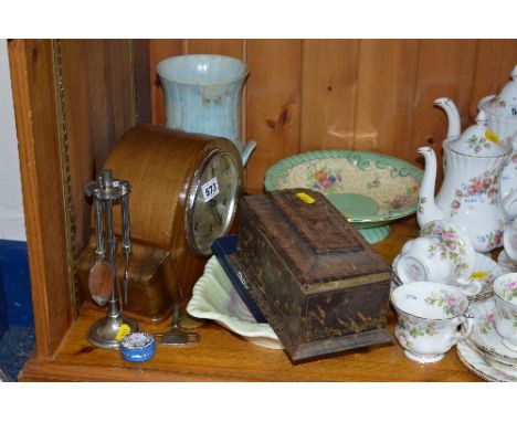 A MANTEL CLOCK (KEY AND PENDANT), two Crown Devon dishes, a vase, pens, tin of buttons, etc (7)