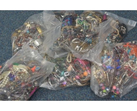 SEVEN BAGS OF MIXED COSTUME JEWELLERY