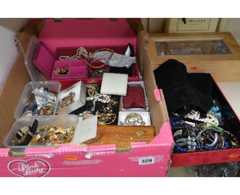 A QUANTITY OF MIXED COSTUME JEWELLERY, etc