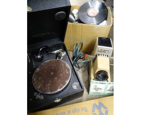 WIND UP PICNIC GRAMOPHONE &amp; RELATED RECORDS with an Argus 300 projector and boxed screen