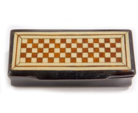 A Continental 19thC papier mache snuff box, with a horn bicolour chequer board inlay to the lid, 8cm W.