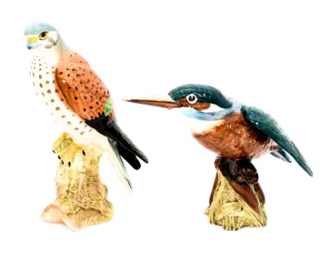 A Beswick Kingfisher, 2371, and a Beswick Falcon, 2316 (2)