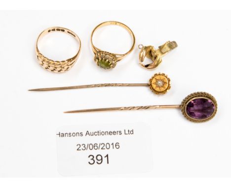 An 18 ct gold signet ring, a 22 ct gold pendant cluster ring etc and two stick pins, including one set old cut diamond stampe