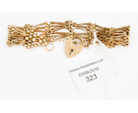 A 9 ct gold .375 gate bracelet, approx 15.0 gms