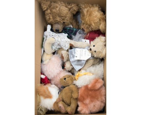 A box of assorted teddy bears, including Charlie Bear, Countrywide Bears, Boyds, Country Life, Brimley etc including miniatur