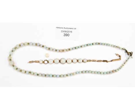 An opal bracelet (af) set with 9 opals together with an opal bead necklace (2)