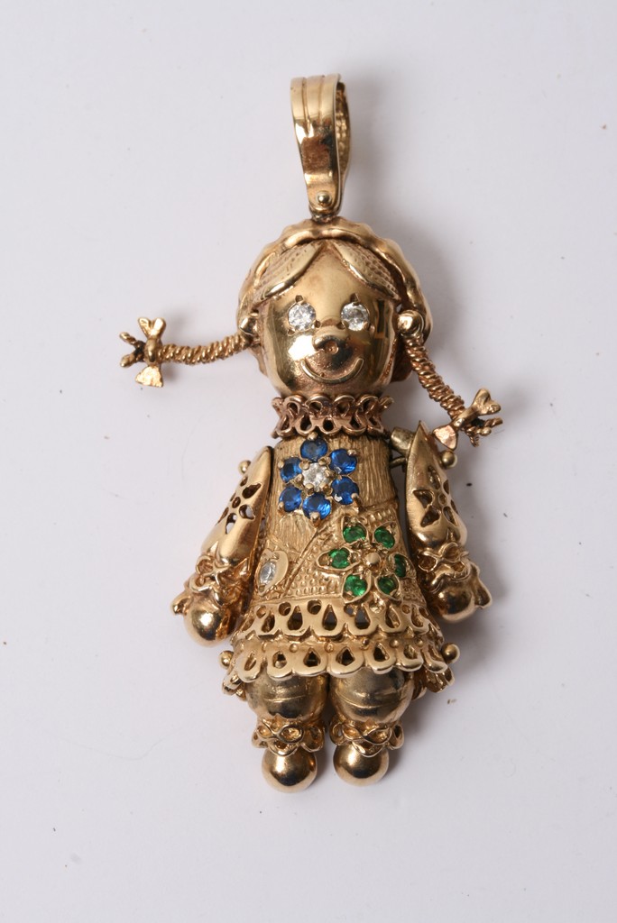 A 9ct gold corn dolly pendant drop inset with coloured stones