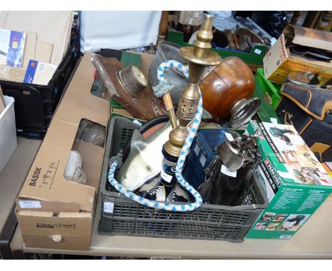 A fruit bowl, an "Ikea" light, "Parkside" paint sprayer gun.
