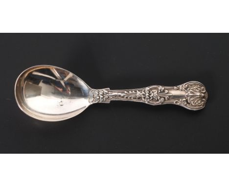 WILLIAM IV SILVER QUEENS PATTERN CADDY SPOON, LONDON 1830, indistinct makers mark