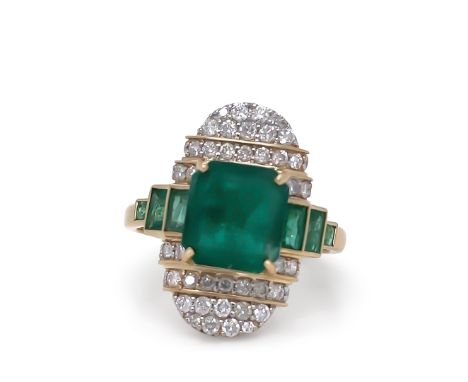 A Emerald &amp; Diamond Set "Art-Deco" Cocktail Ring, made of 14ct Yellow Gold &amp; Rhodium Plating. Featuring a Natural Ber