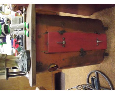 Wine rack in the form of a tractor bonnet with plank top
