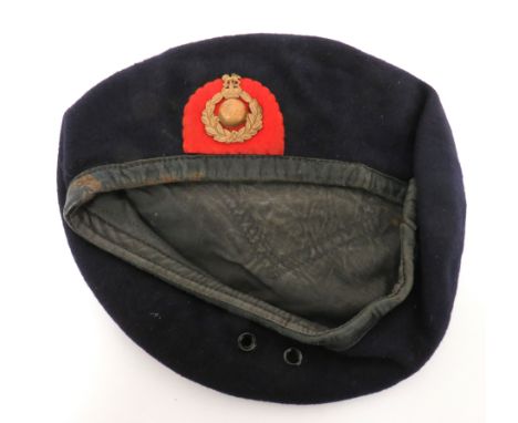 WW2 Pattern Royal Marines Dark Blue Beret dark blue, woollen crown and body. &nbsp;Lower leather sweatband. &nbsp;Large vent 