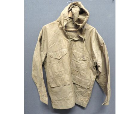WW2 Sand Pattern Windproof Smock sand colour cotton, pull over smock. &nbsp;Top hood with tightening cord. &nbsp;Pleated ches