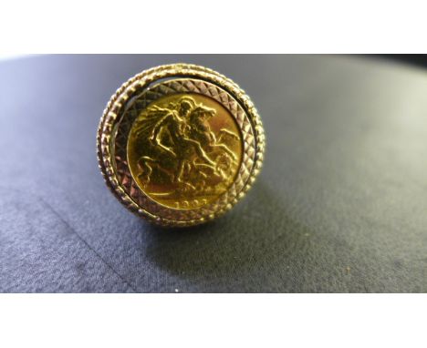 A 1903 gold half sovereign in a 9ct gold ring mount - size S, approx total weight 9 grams - in generally good condition