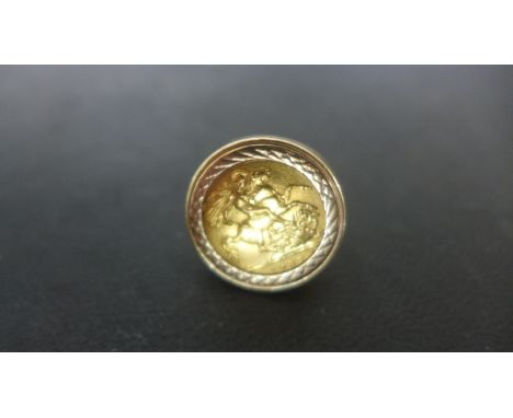 A 1982 Gold Half Sovereign in a 9ct ring mount - total weight approximately 10.3 grams, some small usage marks, but generally