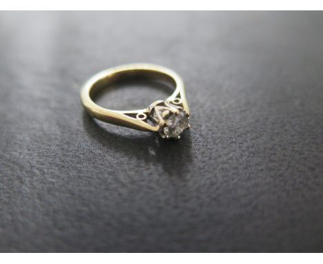 An 18ct yellow gold diamond ring size I - approx weight 2.3 grams - generally good condition