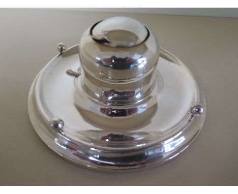 A Silver Capstan Inkwell - Birmingham 1913-14 - JG&S - 16 cm diameter - some usage - generally clean condition