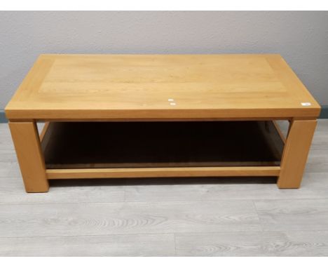 Light oak entertainment unit with glass shelf, fittings missing for shelf but in clean excellent condition 130x60cm H45cm