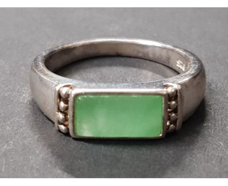 Silver and jade ring, 6.1G gross size R