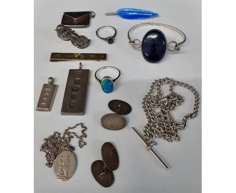 Selection of silver including Millennium money clip, two silver ingots, pair of silver cufflinks London 1949, silver &amp; en