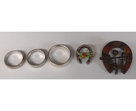 9ct white gold ring (4.3g), 2 silver rings (advised one is Diana Porter), small silver &amp; enamel horseshoe / bird brooch &