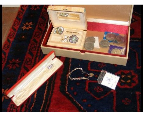 Collectable coins, costume jewellery, together with a 9ct gold gate bracelet