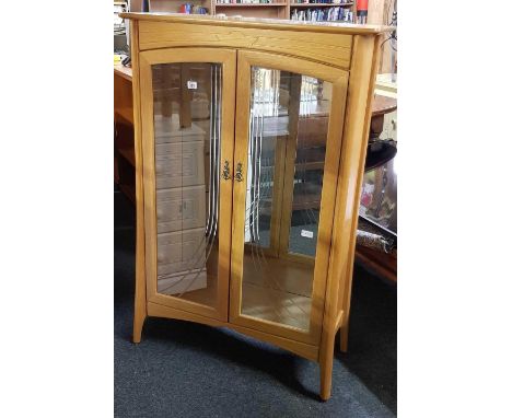 LIGHT WOOD GLAZED DISPLAY MIRROR BACK CABINET